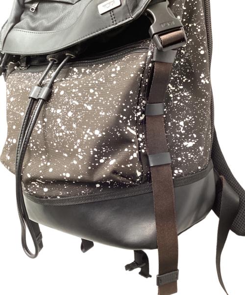 TUMI（トゥミ）TUMI (トゥミ) Kinser フラップバックパック ブラック×ブラウンの古着・服飾アイテム