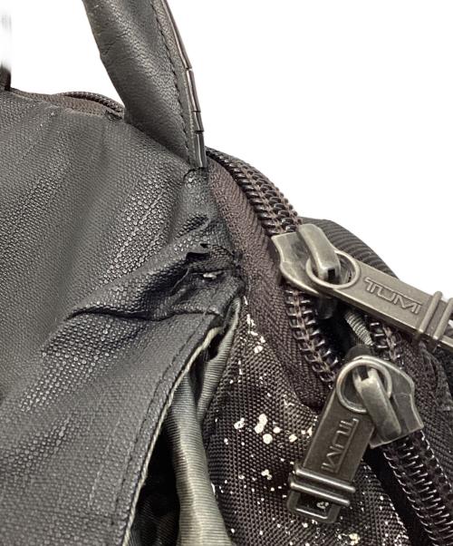 TUMI（トゥミ）TUMI (トゥミ) Kinser フラップバックパック ブラック×ブラウンの古着・服飾アイテム