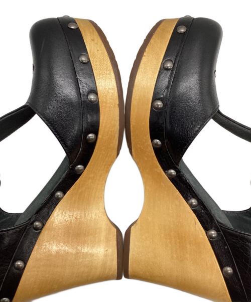 UGG（アグ）UGG (アグ) ウェッジソールサンダル ブラック サイズ:23cmの古着・服飾アイテム