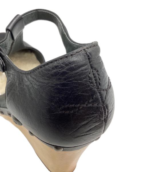 UGG（アグ）UGG (アグ) ウェッジソールサンダル ブラック サイズ:23cmの古着・服飾アイテム