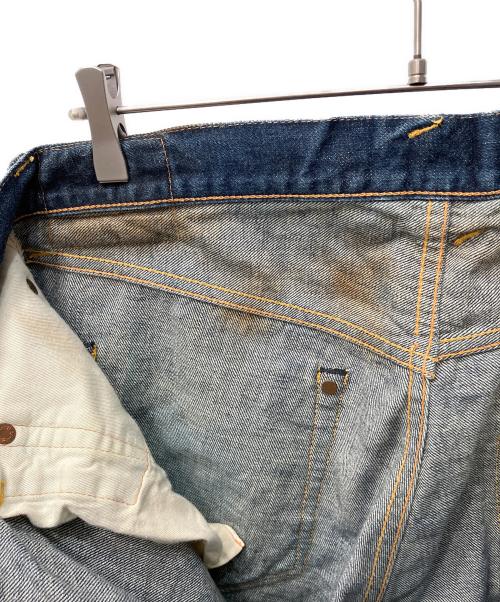 EVISU（エヴィス）EVISU (エヴィス) 白カモメペイント セルビッチデニムパンツ インディゴ サイズ:W33の古着・服飾アイテム