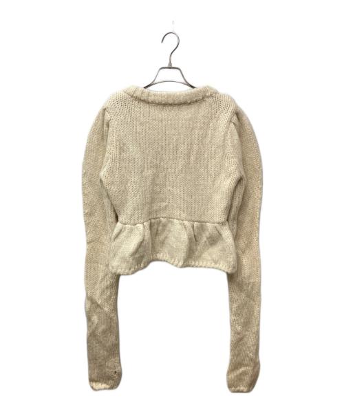 Andequal（アンドコール）Andequal (アンドコール) gold button puff sleeve knit/ゴールドボタンパフスリーブニット ベージュ サイズ:FREEの古着・服飾アイテム