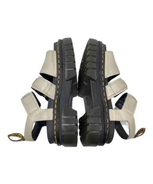Dr.Martens（ドクターマーチン）Dr.Martens (ドクターマーチン) Ricki 3 strap サンダル アイボリー サイズ:UK6の古着・服飾アイテム