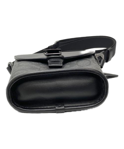 COACH（コーチ）COACH (コーチ) Track Small Flap Crossbody(トラックスモールフラップクロスボディ) ブラックの古着・服飾アイテム