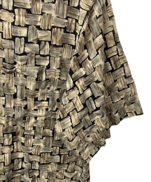 pierre cardin（ピエール・カルダン）pierre cardin (ピエール・カルダン) 総柄レーヨンシャツ オリーブ サイズ:XLの古着・服飾アイテム