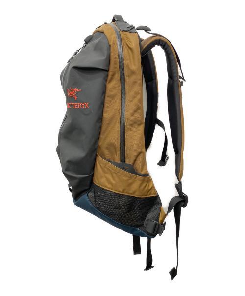 ARC'TERYX（アークテリクス）ARC'TERYX (アークテリクス) BEAMS (ビームス) Arro 22 Backpack ブラウン×ブラックの古着・服飾アイテム