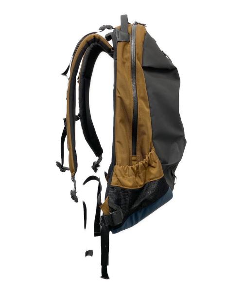 ARC'TERYX（アークテリクス）ARC'TERYX (アークテリクス) BEAMS (ビームス) Arro 22 Backpack ブラウン×ブラックの古着・服飾アイテム