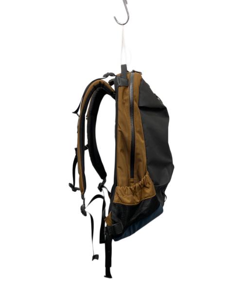 ARC'TERYX（アークテリクス）ARC'TERYX (アークテリクス) BEAMS (ビームス) Arro 22 Backpack ブラウン×ブラックの古着・服飾アイテム