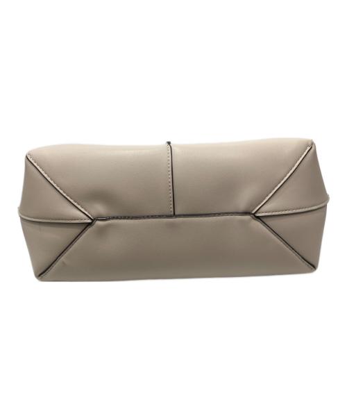 CHARLES & KEITH（チャールズアンドキース）CHARLES & KEITH (チャールズアンドキース) トートバッグ ベージュの古着・服飾アイテム