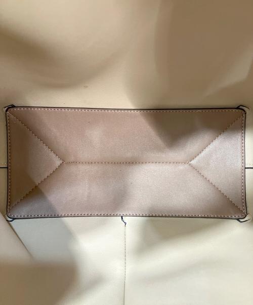 CHARLES & KEITH（チャールズアンドキース）CHARLES & KEITH (チャールズアンドキース) トートバッグ ベージュの古着・服飾アイテム