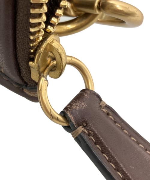 COACH（コーチ）COACH (コーチ) マルチファンクション クロスボディ ウィズ ディンキー ベージュの古着・服飾アイテム