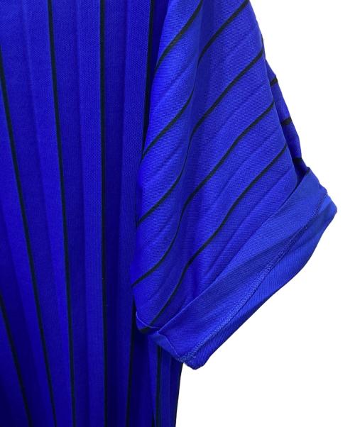 ISSEY MIYAKE MEN（イッセイミヤケメン）ISSEY MIYAKE MEN (イッセイミヤケメン) ストライププリーツTシャツ ブルー サイズ:4の古着・服飾アイテム
