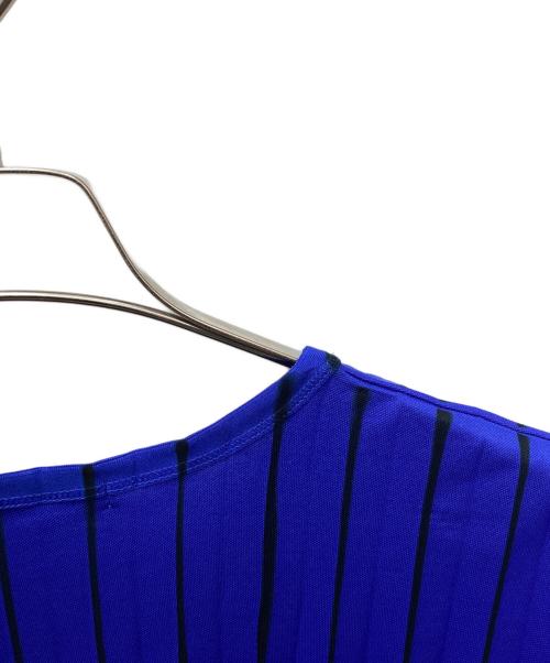 ISSEY MIYAKE MEN（イッセイミヤケメン）ISSEY MIYAKE MEN (イッセイミヤケメン) ストライププリーツTシャツ ブルー サイズ:4の古着・服飾アイテム