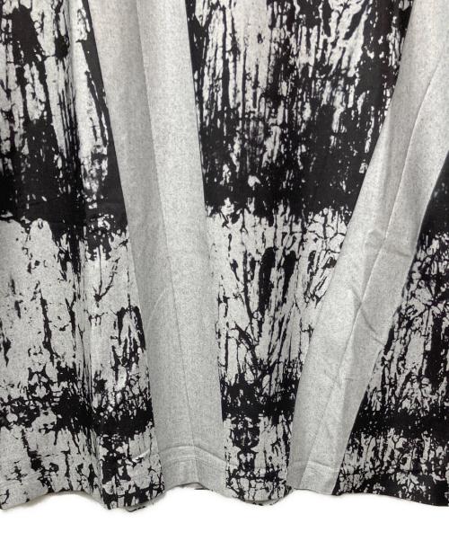 ISSEY MIYAKE MEN（イッセイミヤケメン）ISSEY MIYAKE MEN (イッセイミヤケメン) モザイク柄ドルマンスリーブＴシャツ グレー サイズ:表記なし(実寸をご確認ください)の古着・服飾アイテム