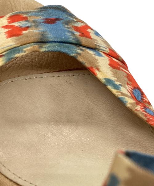 UGG（アグ）UGG (アグ) ウェッジソールサンダル ベージュ サイズ:24cmの古着・服飾アイテム