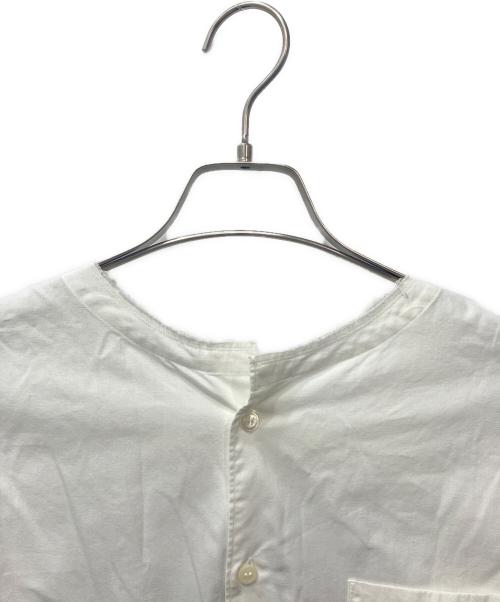 COMME des GARCONS HOMME PLUS（コムデギャルソンオムプリュス）COMME des GARCONS HOMME PLUS (コムデギャルソンオムプリュス) バックボタンプリントシャツ ホワイト サイズ:Sの古着・服飾アイテム
