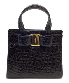 Salvatore Ferragamo（サルヴァトーレ フェラガモ）の古着「ヴァラリボンハンドバッグ」｜ブラック