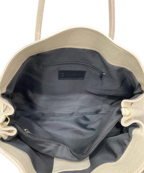 AULENTTI（オウレンティ）AULENTTI (オウレンティ) 2WAYレザーハンドバッグ アイボリーの古着・服飾アイテム