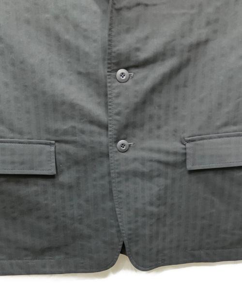 DAIWA PIER39（ダイワ ピア39）DAIWA PIER39 (ダイワ ピア39) TECH LOOSE 2B JACKET HERRINGBONE（テックルーズ2Bジャケットヘリンボーン） グレー サイズ:Lの古着・服飾アイテム