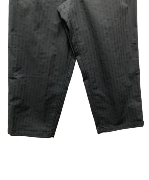 DAIWA PIER39（ダイワ ピア39）DAIWA PIER39 (ダイワ ピア39) TECH EASY TROUSERS HERRINGBONE(テックイージートラウザーヘリンボーン) グレー サイズ:Mの古着・服飾アイテム