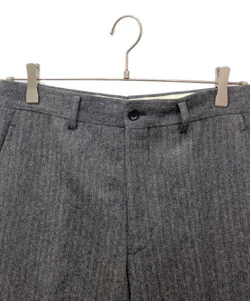 COMME des GARCONS HOMME PLUS（コムデギャルソンオムプリュス）COMME des GARCONS HOMME PLUS (コムデギャルソンオムプリュス) ヘリンボーン柄ウールスラックス グレー サイズ:Sの古着・服飾アイテム