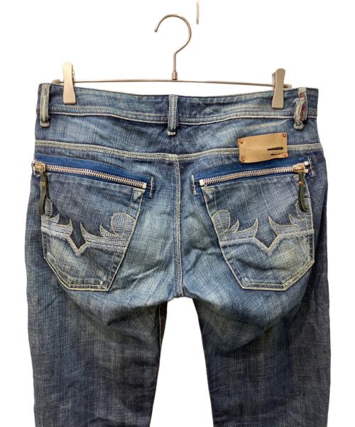 DIESEL（ディーゼル）DIESEL (ディーゼル) バックポケット刺繍デニムパンツ インディゴ サイズ:32の古着・服飾アイテム