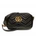 GUCCI（グッチ）の古着「GGマーモント スモール カメラバッグ」｜ブラック