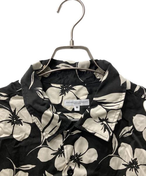 Engineered Garments（エンジニアド ガーメンツ）Engineered Garments (エンジニアド ガーメンツ) Camp Shirt Tencel Floral Print / フローラルプリントシャツ　(キャンプシャツテンセルフローラルプリント) ホワイト×ブラック サイズ:Mの古着・服飾アイテム