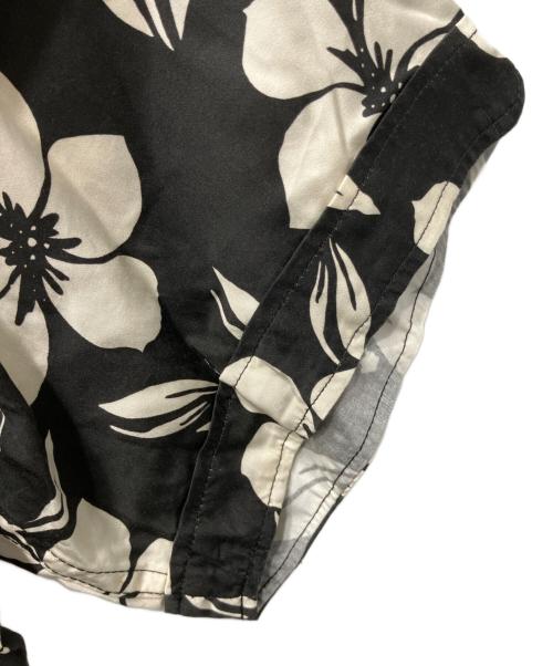 Engineered Garments（エンジニアド ガーメンツ）Engineered Garments (エンジニアド ガーメンツ) Camp Shirt Tencel Floral Print / フローラルプリントシャツ　(キャンプシャツテンセルフローラルプリント) ホワイト×ブラック サイズ:Mの古着・服飾アイテム