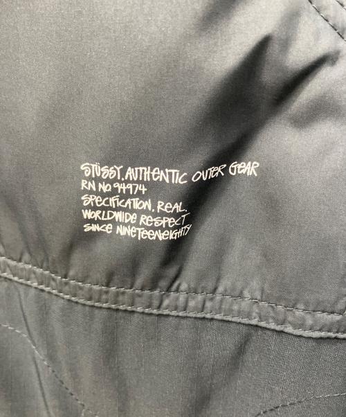 stussy（ステューシー）stussy (ステューシー) キルティング×ボアリバーシブルジャケット グレー サイズ:Mの古着・服飾アイテム