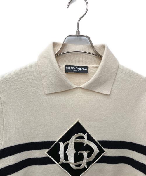 DOLCE & GABBANA（ドルチェ＆ガッバーナ）DOLCE & GABBANA (ドルチェ＆ガッバーナ) フロントロゴニットポロシャツ ベージュ サイズ:46の古着・服飾アイテム