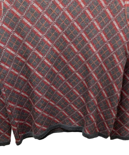 COMME des GARCONS HOMME PLUS（コムデギャルソンオムプリュス）COMME des GARCONS HOMME PLUS (コムデギャルソンオムプリュス) バイアス編み総柄モックネックニット グレー×レッド サイズ:表記なし(実寸をご確認ください)の古着・服飾アイテム