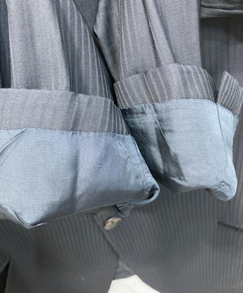 ARMANI COLLEZIONI（アルマーニ コレツィオーニ）ARMANI COLLEZIONI (アルマーニ コレツィオーニ) シャドウストライプ3Bスーツ ブラック サイズ:54の古着・服飾アイテム