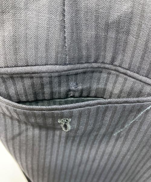 ARMANI COLLEZIONI（アルマーニ コレツィオーニ）ARMANI COLLEZIONI (アルマーニ コレツィオーニ) シャドウストライプ3Bスーツ ブラック サイズ:54の古着・服飾アイテム