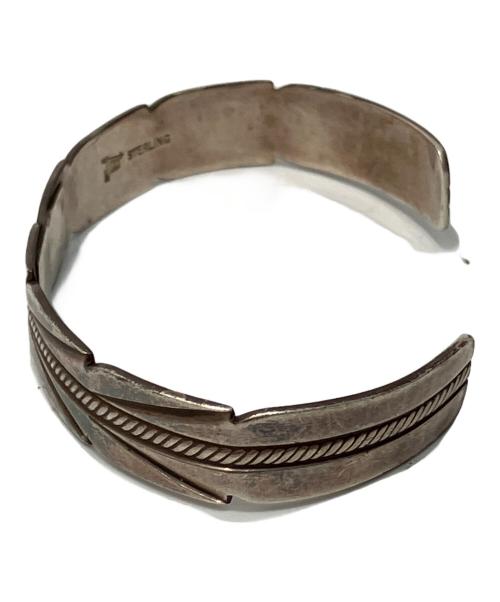 Bell Trading Post（ベル トレーディングポスト）BELL TRADING POST (ベル トレーディングポスト) 矢羽根モチーフバングルの古着・服飾アイテム