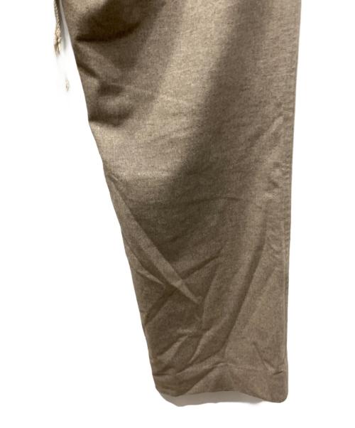 AURALEE（オーラリー）AURALEE (オーラリー) WOOL FULLING FLANNEL SLACKS ベージュ サイズ:４の古着・服飾アイテム