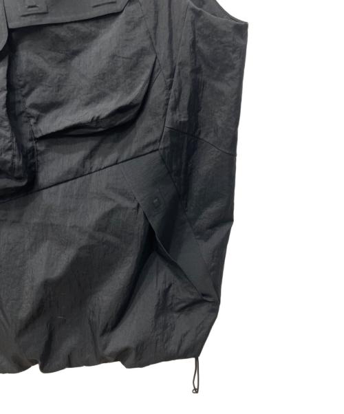 WHITE MOUNTAINEERING（ホワイトマウンテ二アニング）WHITE MOUNTAINEERING (ホワイトマウンテ二アニング) GORE-TEX INFINIUM x PRIMALOFT PADDED LUGGAGE VEST ブラックの古着・服飾アイテム