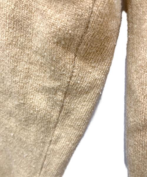 PLAY COMME des GARCONS（プレイコムデギャルソン）PLAY COMME des GARCONS (プレイコムデギャルソン) ホワイトハートワッペンニットカーディガン ベージュ サイズ:XLの古着・服飾アイテム