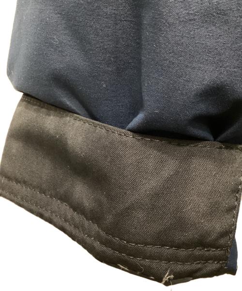 THE NORTH FACE（ザ ノース フェイス）THE NORTH FACE (ザ ノース フェイス) Mountain Down Coat / マウンテンダウンコート ブラック×ネイビー サイズ:Lの古着・服飾アイテム
