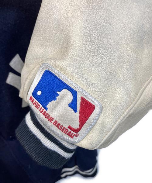 MLB（エムエルビー）MLB (エムエルビー) レザー切替スタジャン ネイビー×ベージュ サイズ:Mの古着・服飾アイテム