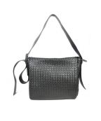 BOTTEGA VENETAボッテガベネタ）の古着「イントレチャートショルダーバッグ」｜ブラック