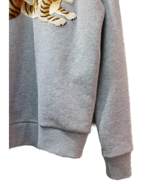 GUCCI（グッチ）GUCCI (グッチ) ヴィンテージロゴ タイガー刺繍スウェットシャツ ライトグレー サイズ:XSの古着・服飾アイテム