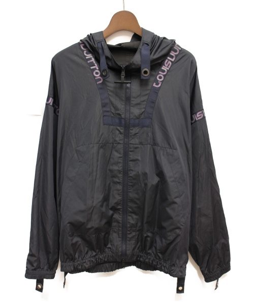 LOUIS VUITTON（ルイ ヴィトン）LOUIS VUITTON (ルイヴィトン) テープロゴウインドブレーカー ブラック サイズ:44の古着・服飾アイテム