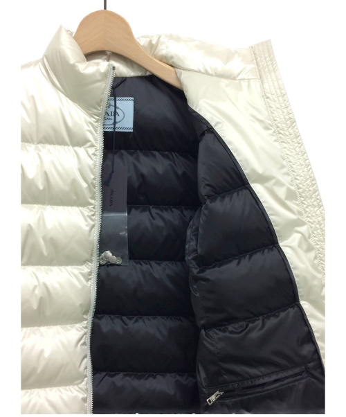 PRADA（プラダ）PRADA (プラダ) ショートダウンジャケット オフホワイト サイズ:44の古着・服飾アイテム