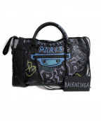BALENCIAGAバレンシアガ）の古着「Graffiti Classic City」｜ブラック×ピンク