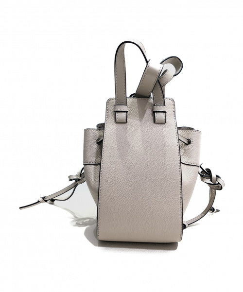 LOEWE（ロエベ）LOEWE (ロエベ) ミニハンモック2wayバッグ ベージュ サイズ:ミニ 314.12.V07の古着・服飾アイテム