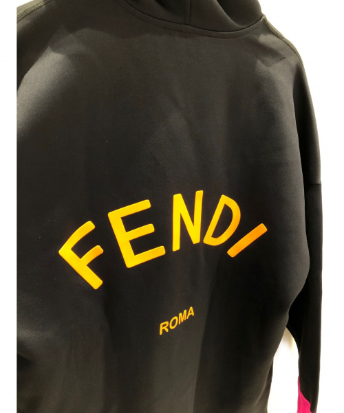 FENDI（フェンディ）FENDI (フェンディ) プルオーバーパーカー ブラック サイズ:36 未使用品の古着・服飾アイテム