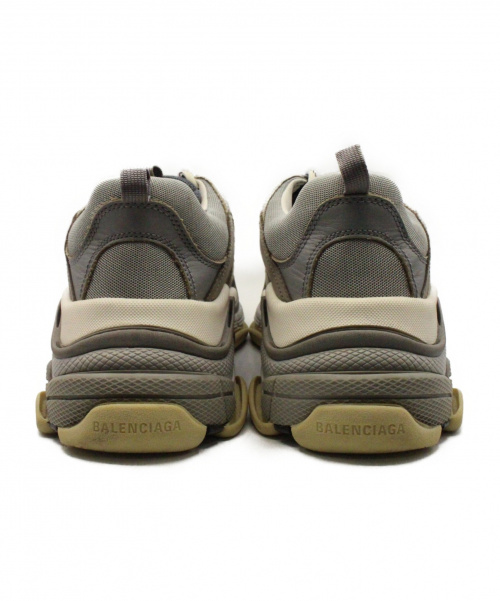 BALENCIAGA（バレンシアガ）BALENCIAGA (バレンシアガ) トリプル S グレー サイズ:43 536737の古着・服飾アイテム
