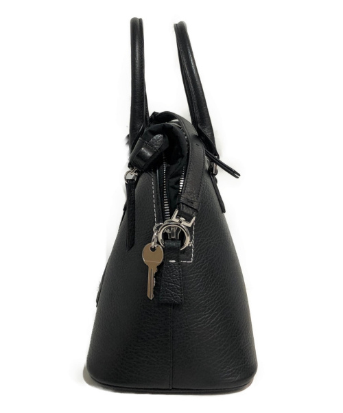 Maison Margiela（メゾンマルジェラ）Maison Margiela (メゾンマルジェラ) 5AC 2WAYショルダーバッグ  ブラック サイズ:ミディアム 5AC S56WG0093の古着・服飾アイテム