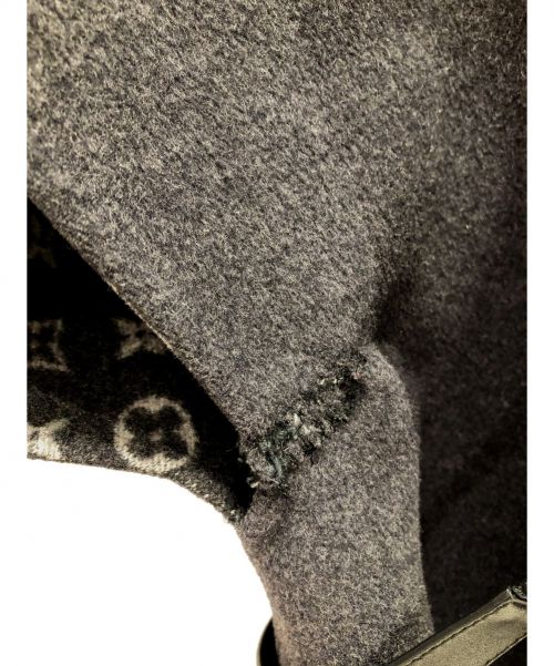 LOUIS VUITTON（ルイ ヴィトン）LOUIS VUITTON (ルイ ヴィトン) シルク混モノグラムケープ グレー×ブラック サイズ:40の古着・服飾アイテム